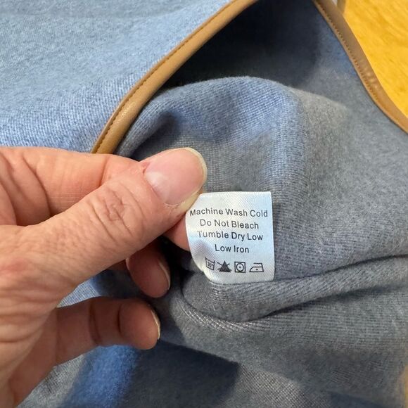 NWT Tuckernuck Women’s Leather Trim Funnel Piper Poncho One Size Slate Blue - Picture 11 of 12